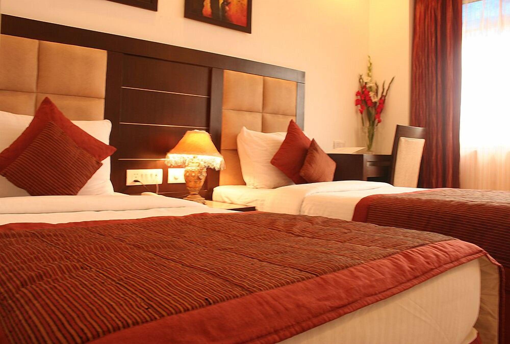 Hotel Livasa Inn Near Blk Hospital Delhi  Exteriör bild