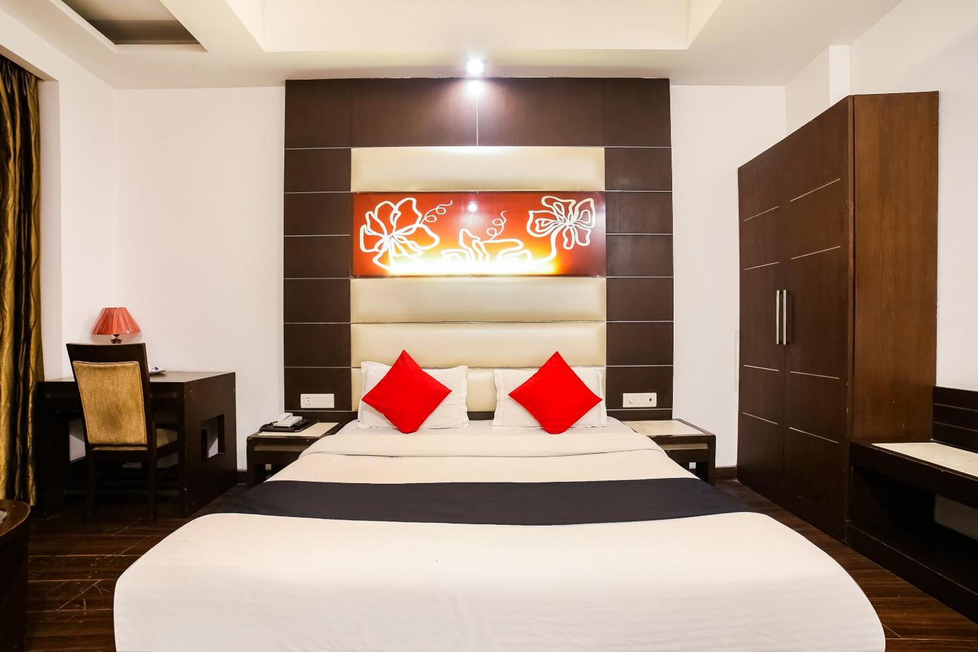 Hotel Livasa Inn Near Blk Hospital Delhi  Rum bild