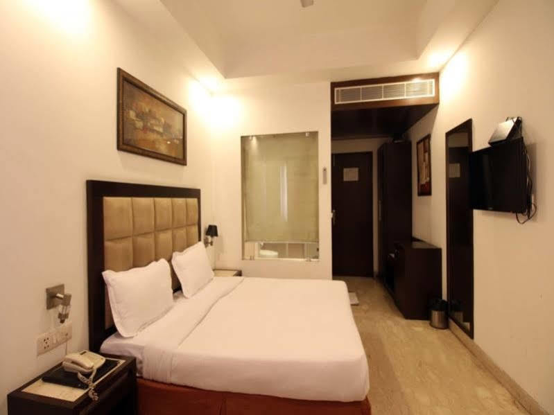 Hotel Livasa Inn Near Blk Hospital Delhi  Exteriör bild